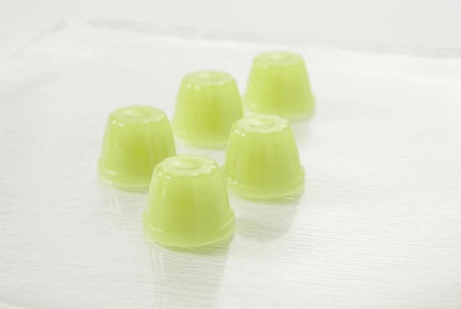 Nagano Shine Muscat Jelly Mini Box, featuring five bite-size jellies with a sweet, refreshing flavor and dairy in the ingredients.