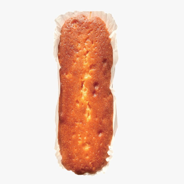 Yubari Melon Chocolat Pound Cake with rich sweetness and Yubari melon juice, contains egg, wheat, dairy, and soybean allergens.