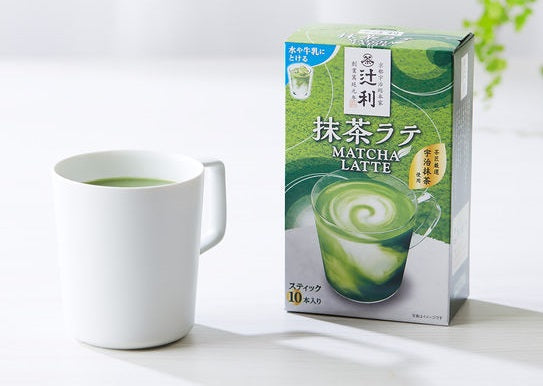 Tsujiri Matcha Latte 10P box and a cup of aromatic Uji matcha latte, highlighting its rich green tea flavor and creamy texture.