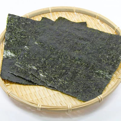 Saga Okazu Nori Seaweed 5P - Seasoned laver sheets on a bamboo tray, additive-free with no chemical seasonings, allergens include wheat and soybean.